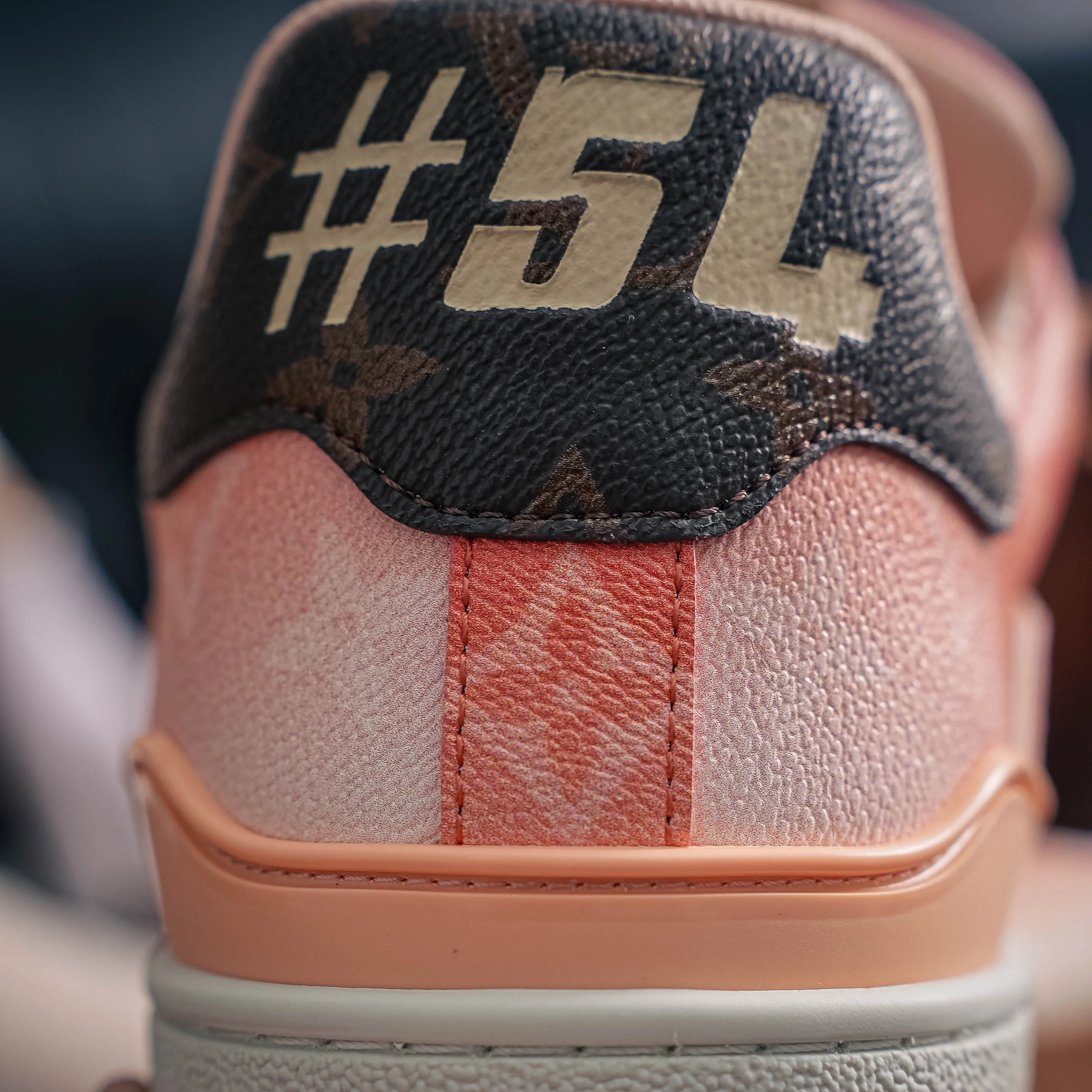 # LV- - trainer 2026 New Arrival 1：1 ！！ Shoes Cowhide Leather ， LOGO ， Breathable ， 。